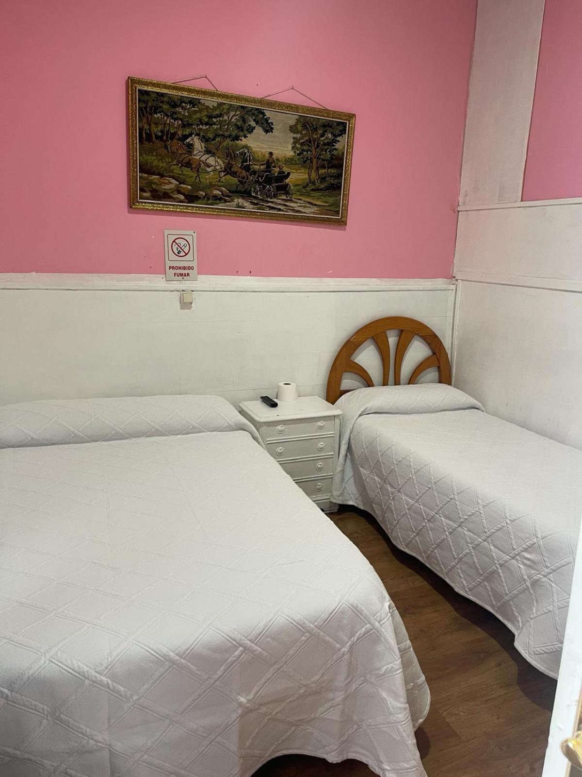 Hostal Daniel Мадрид Экстерьер фото