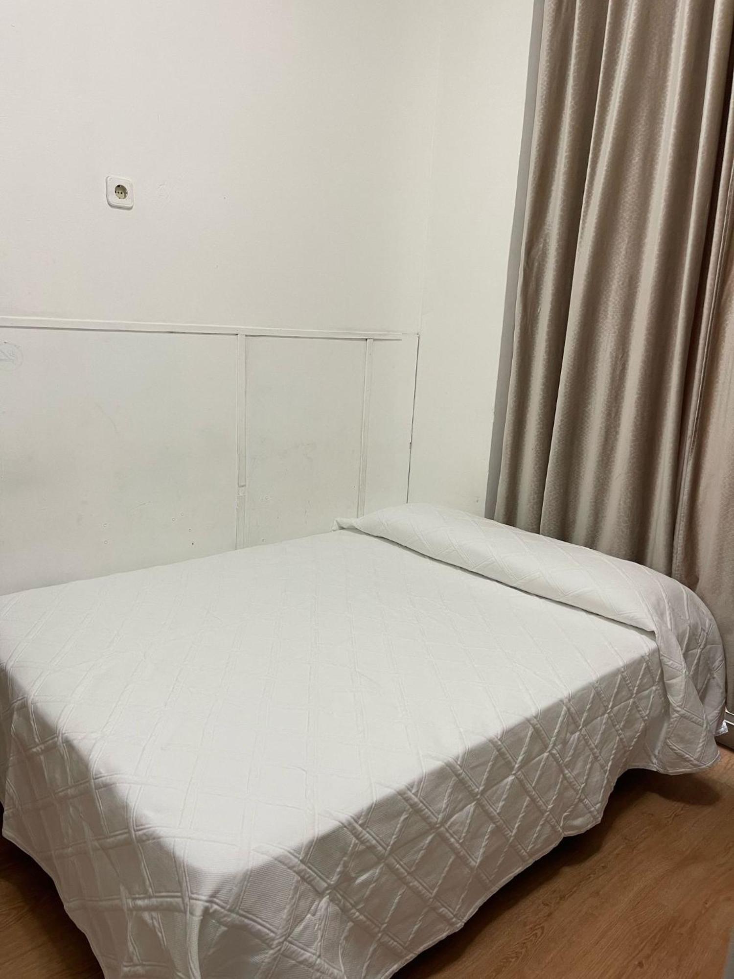 Hostal Daniel Мадрид Экстерьер фото